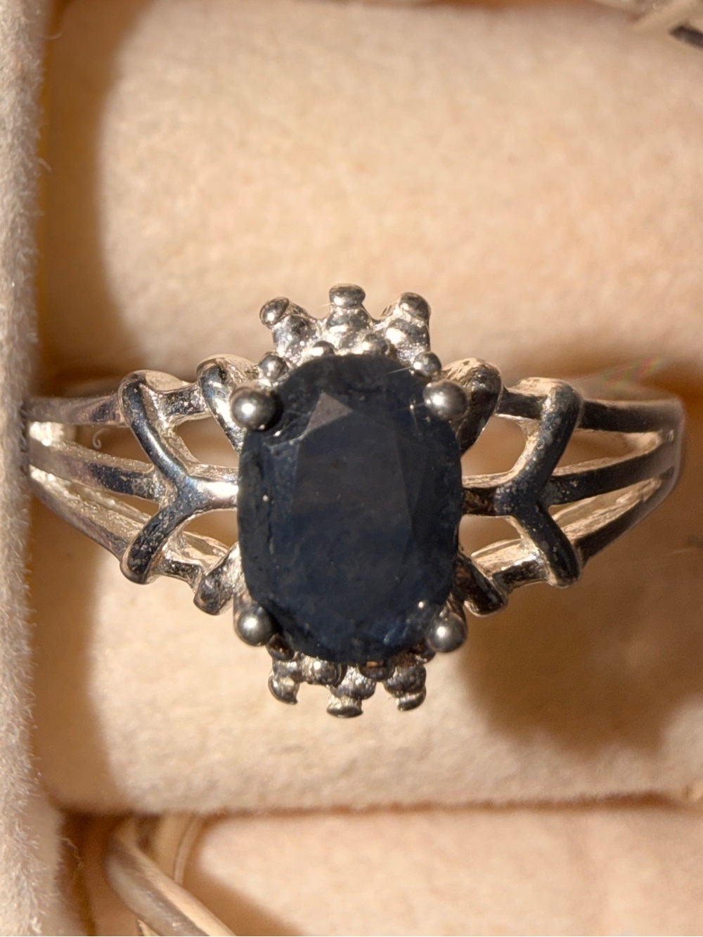 VTG Black Sapphire Ring - Size 7 - Picture 7 of 16